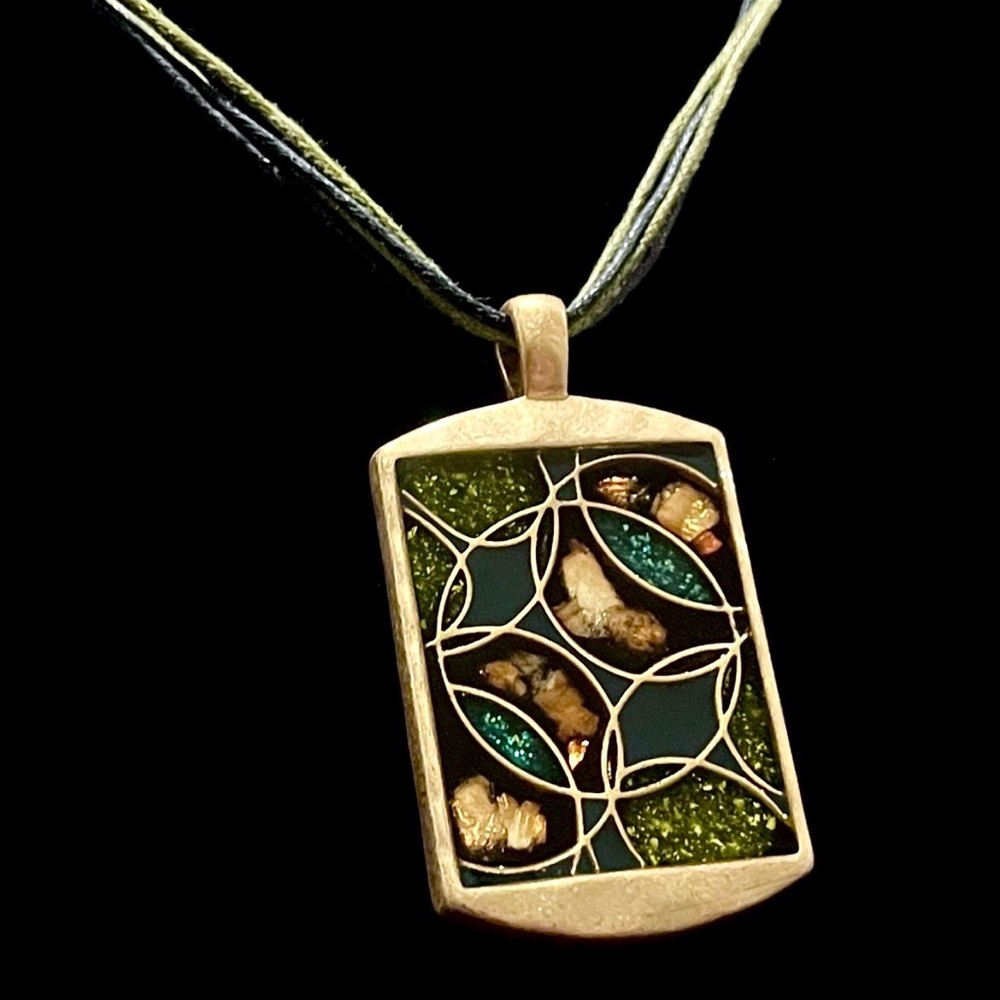 ☃️ Mica & Resin Lia Sophia Necklace
